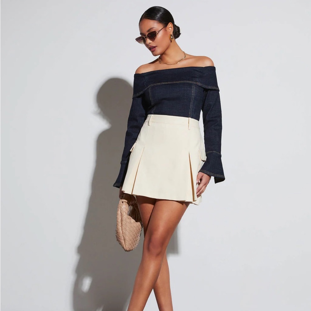 Off-the-shoulder Blouse
